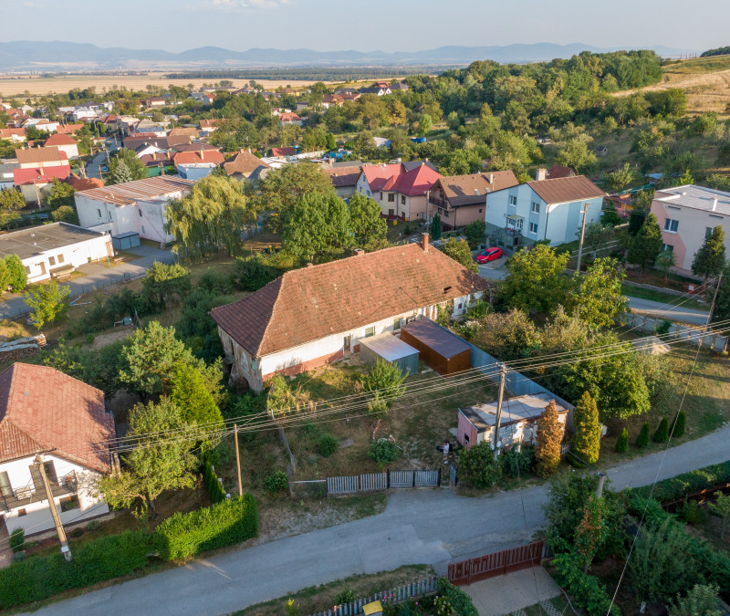 POZEMOK so starším rodinným domom | 762 m² | Košice - Poľov